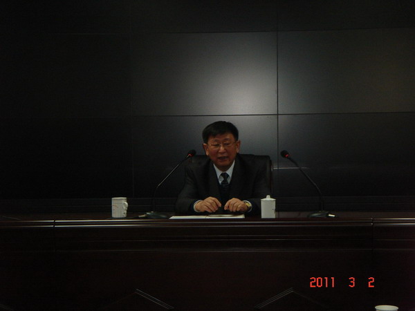 集團董事席華武總經理、王重樂副總經理，集團書記張正山親臨培訓現場為大家授課